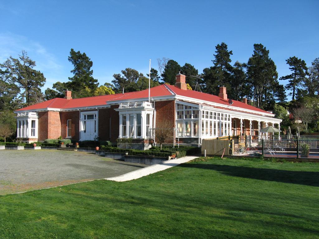 ホテル Ugbrooke Country Estate Lower Dashwood エクステリア 写真