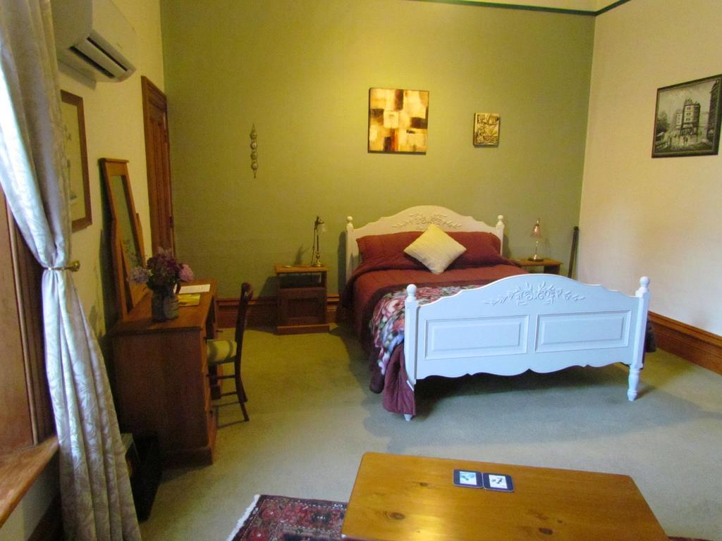 ホテル Ugbrooke Country Estate Lower Dashwood エクステリア 写真