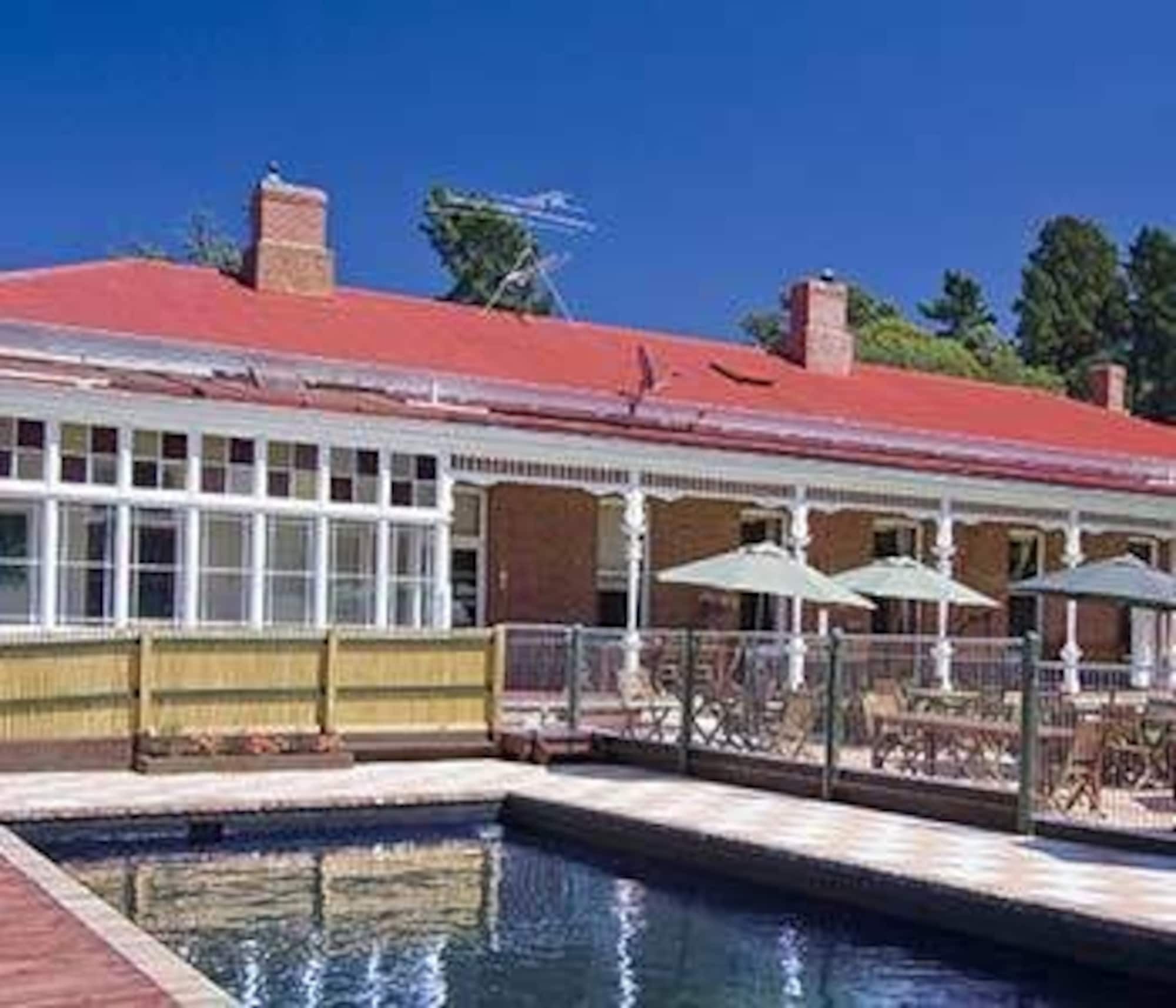 ホテル Ugbrooke Country Estate Lower Dashwood エクステリア 写真